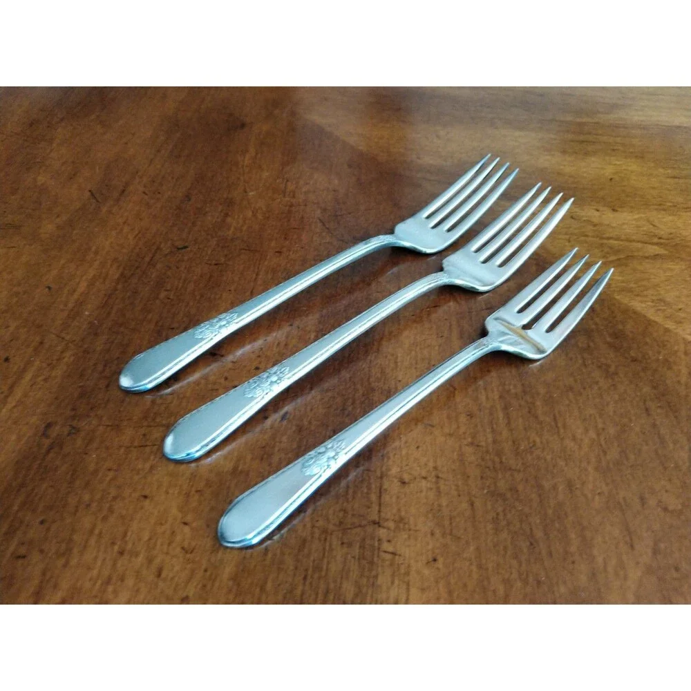 1847 Rogers Bro International Adoration Silverplate 2 Dinner 1 Salad Forks